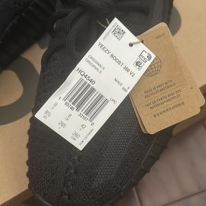 Yeezy Boost 350 V2